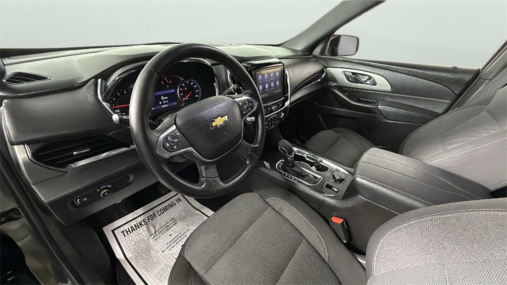 Used 2023 Chevrolet Traverse LT image 18