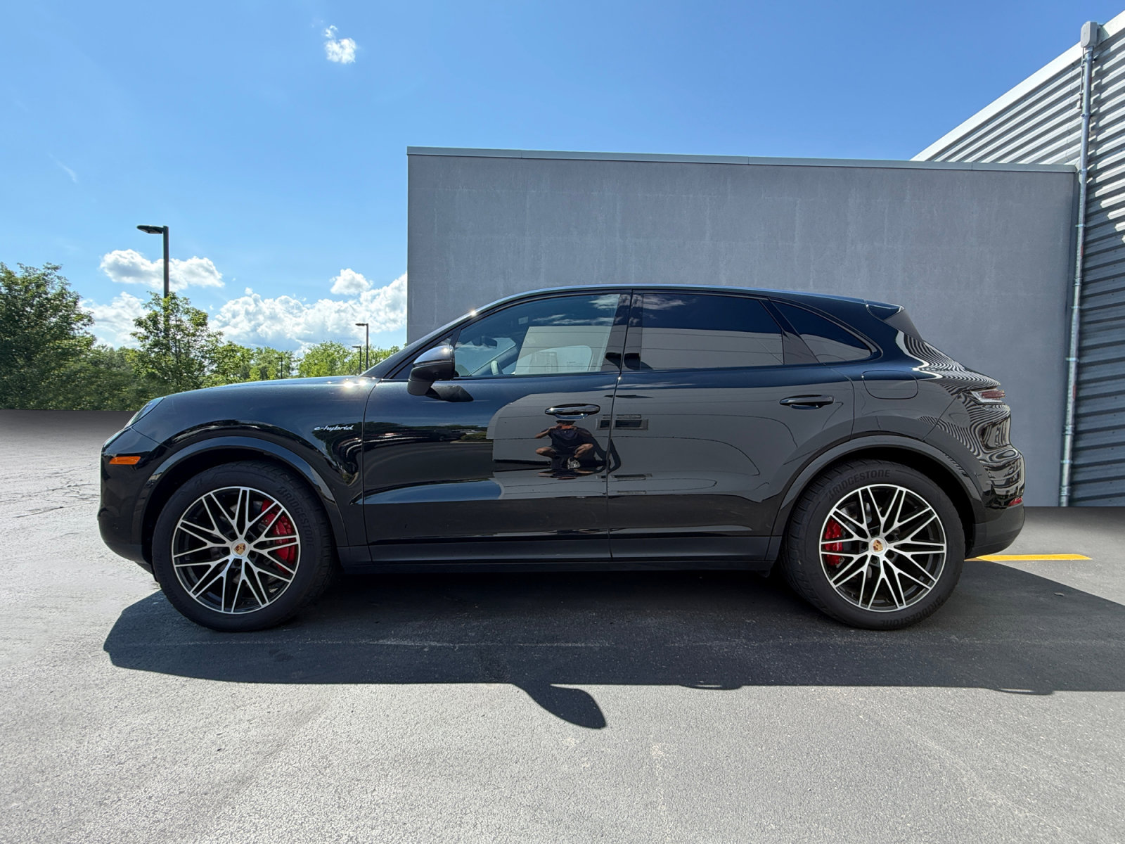 Used 2025 Porsche Cayenne S AWD/4WD image 2