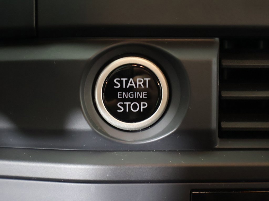 Used 2024 Nissan Pathfinder S image 37