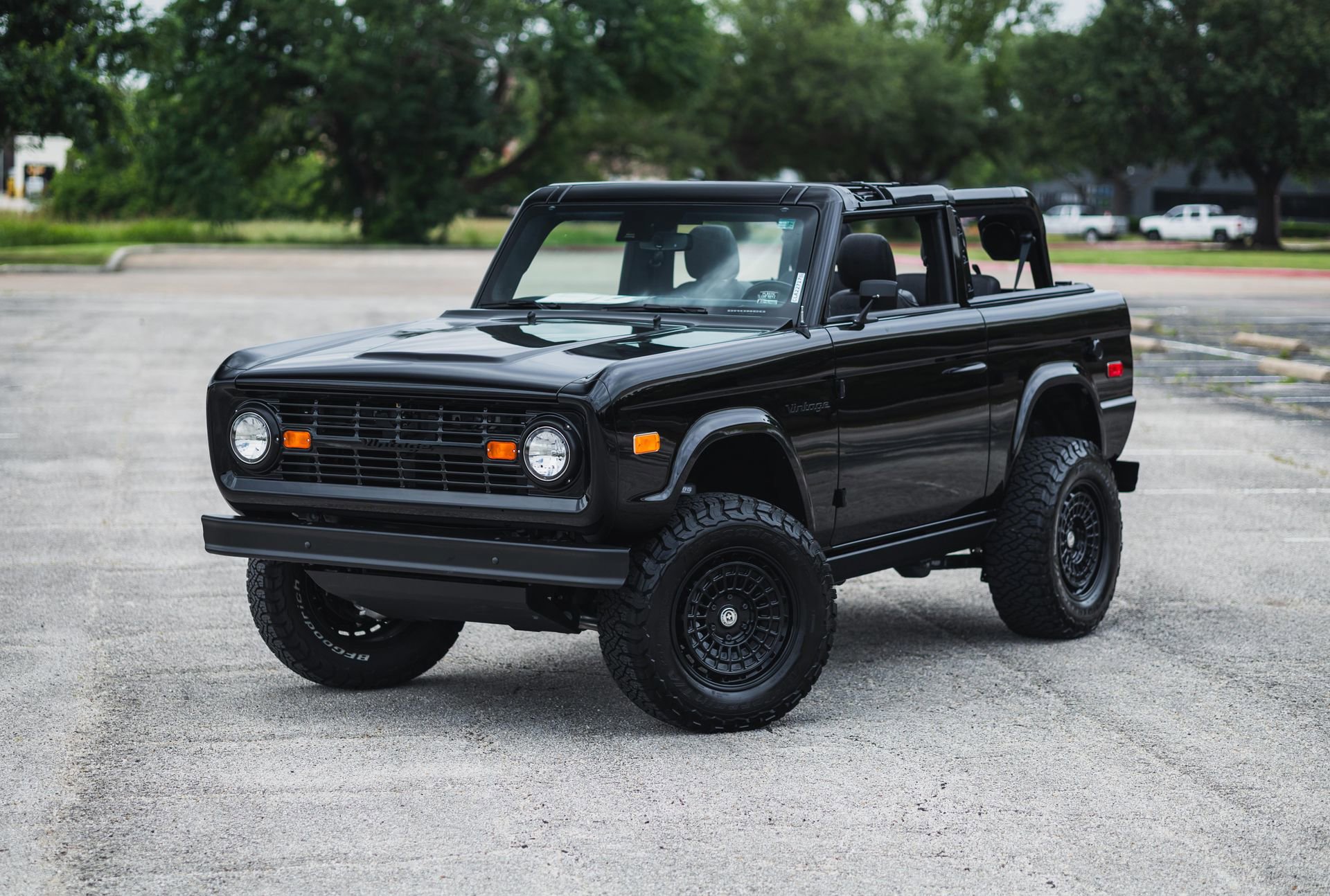 Used 2024 Ford Bronco Black Diamond AWD/4WD image 2