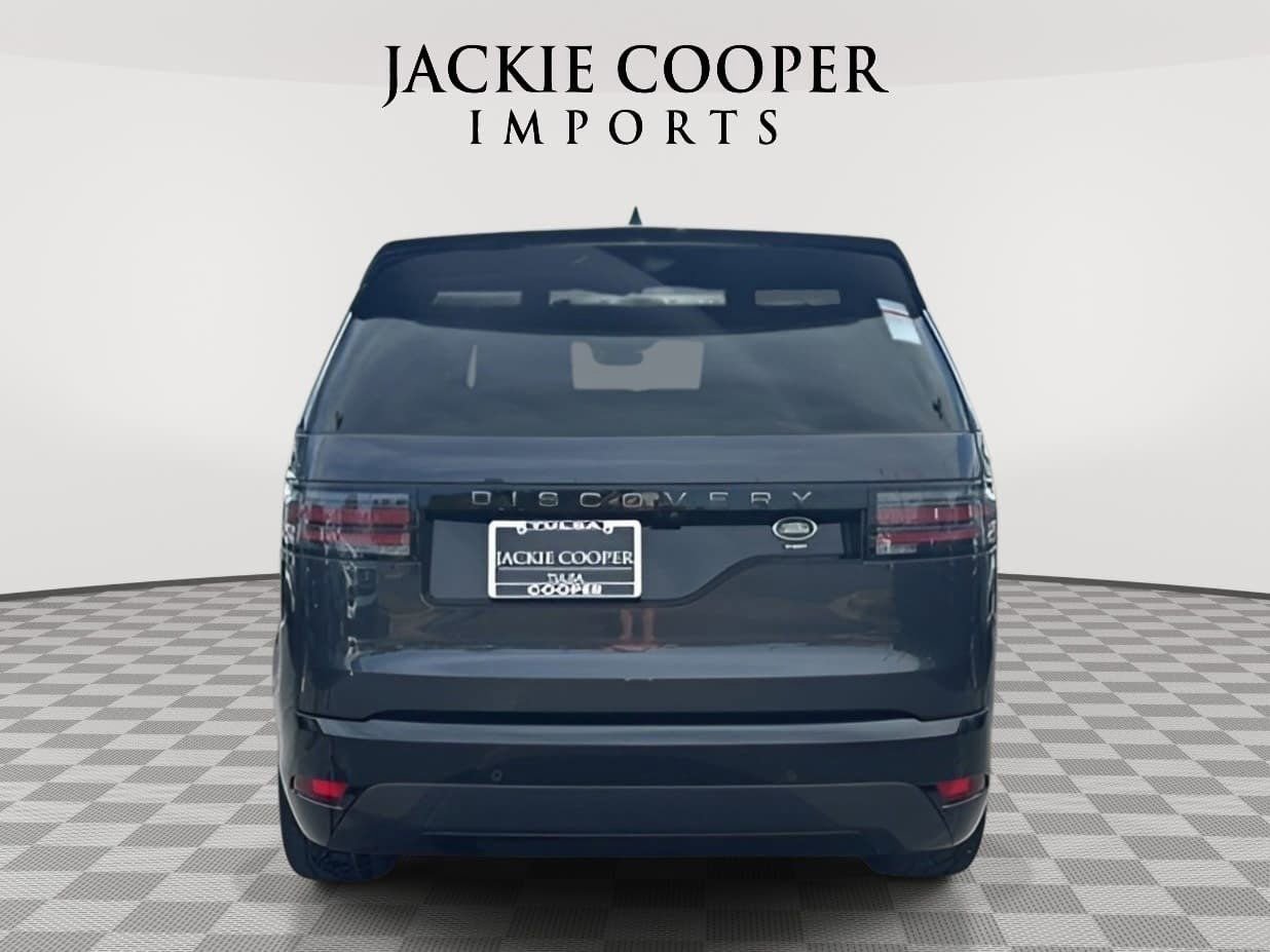 Used 2023 Land Rover Discovery HSE R-Dynamic AWD/4WD image 4