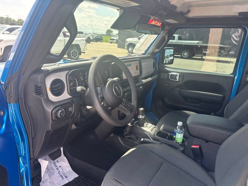Used 2026 Jeep Wrangler Sport AWD/4WD image 13