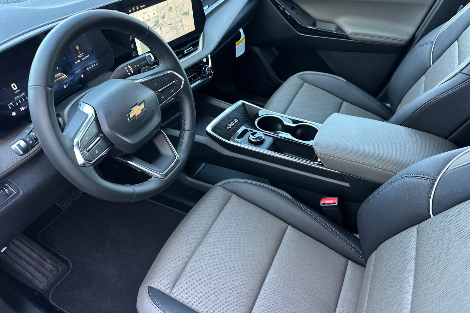 New 2026 Chevrolet Equinox LT w/ Convenience Package II FWD image 10