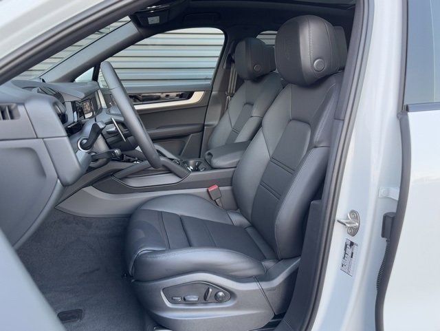 New 2026 Porsche Cayenne Coupe image 5