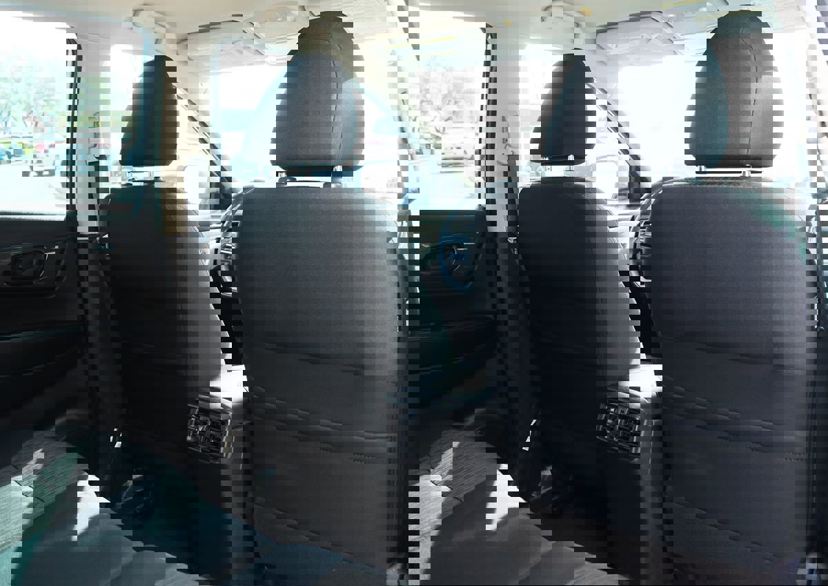 Used 2019 Nissan Rogue S image 28