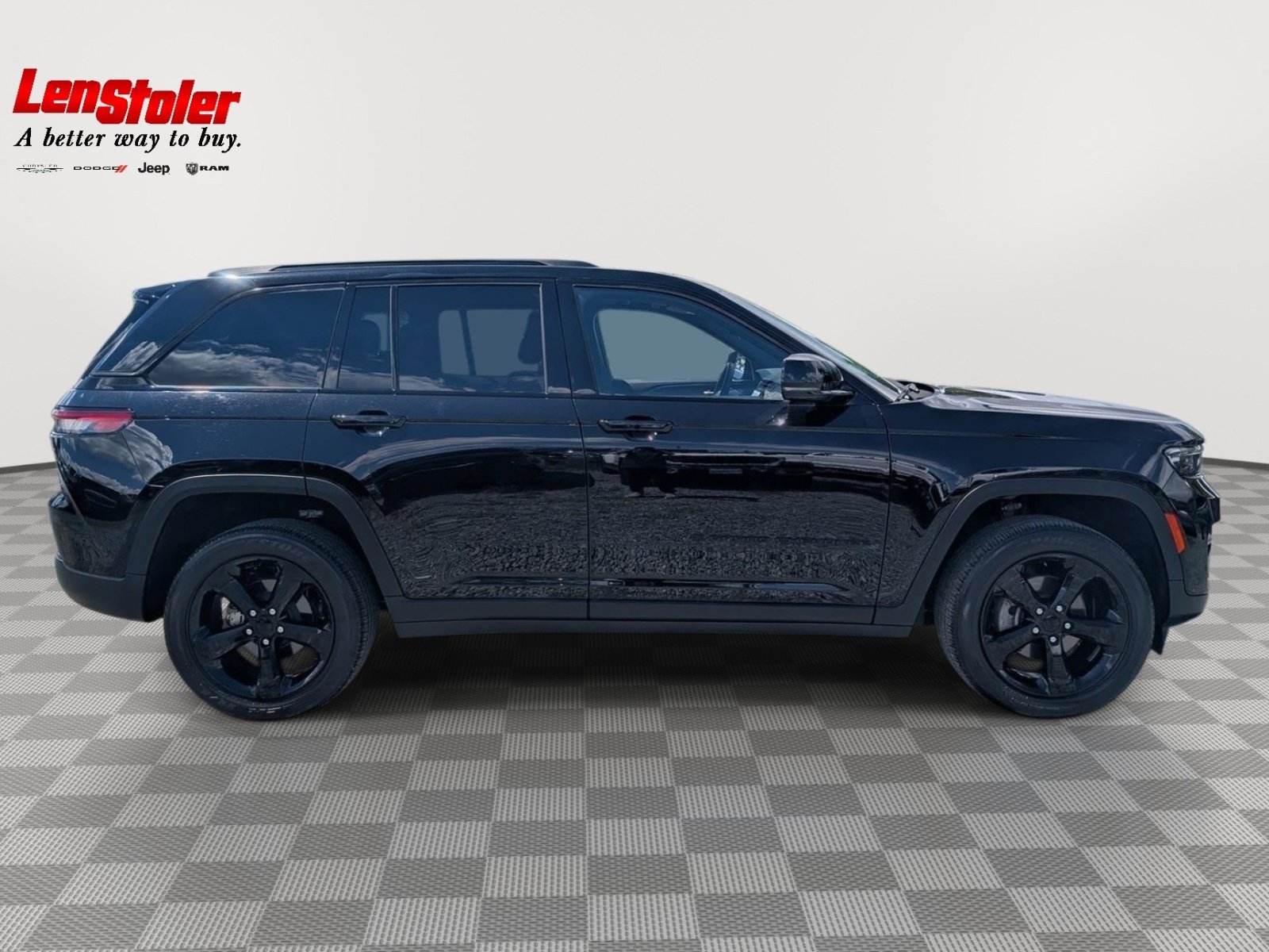 Used 2023 Jeep Grand Cherokee Altitude AWD/4WD image 6