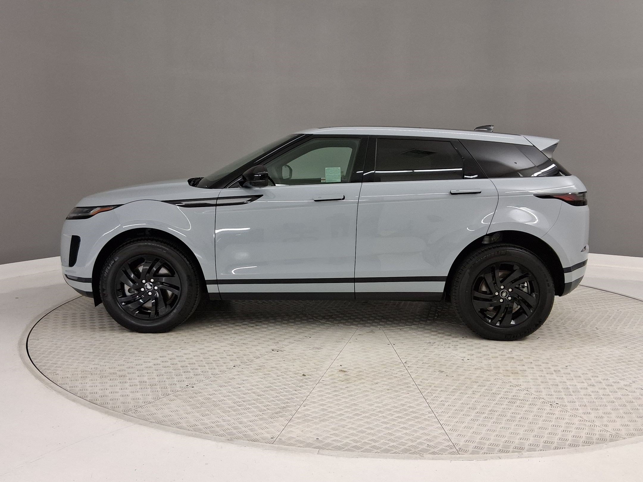 Used 2026 Land Rover Range Rover Evoque S AWD/4WD image 2