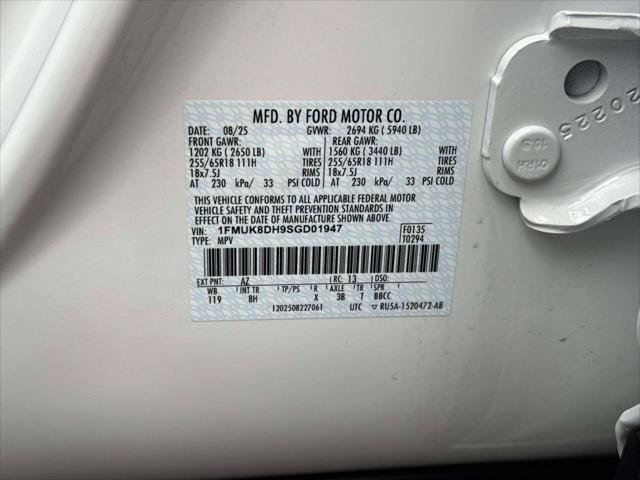 Used 2025 Ford Explorer Active AWD/4WD image 13
