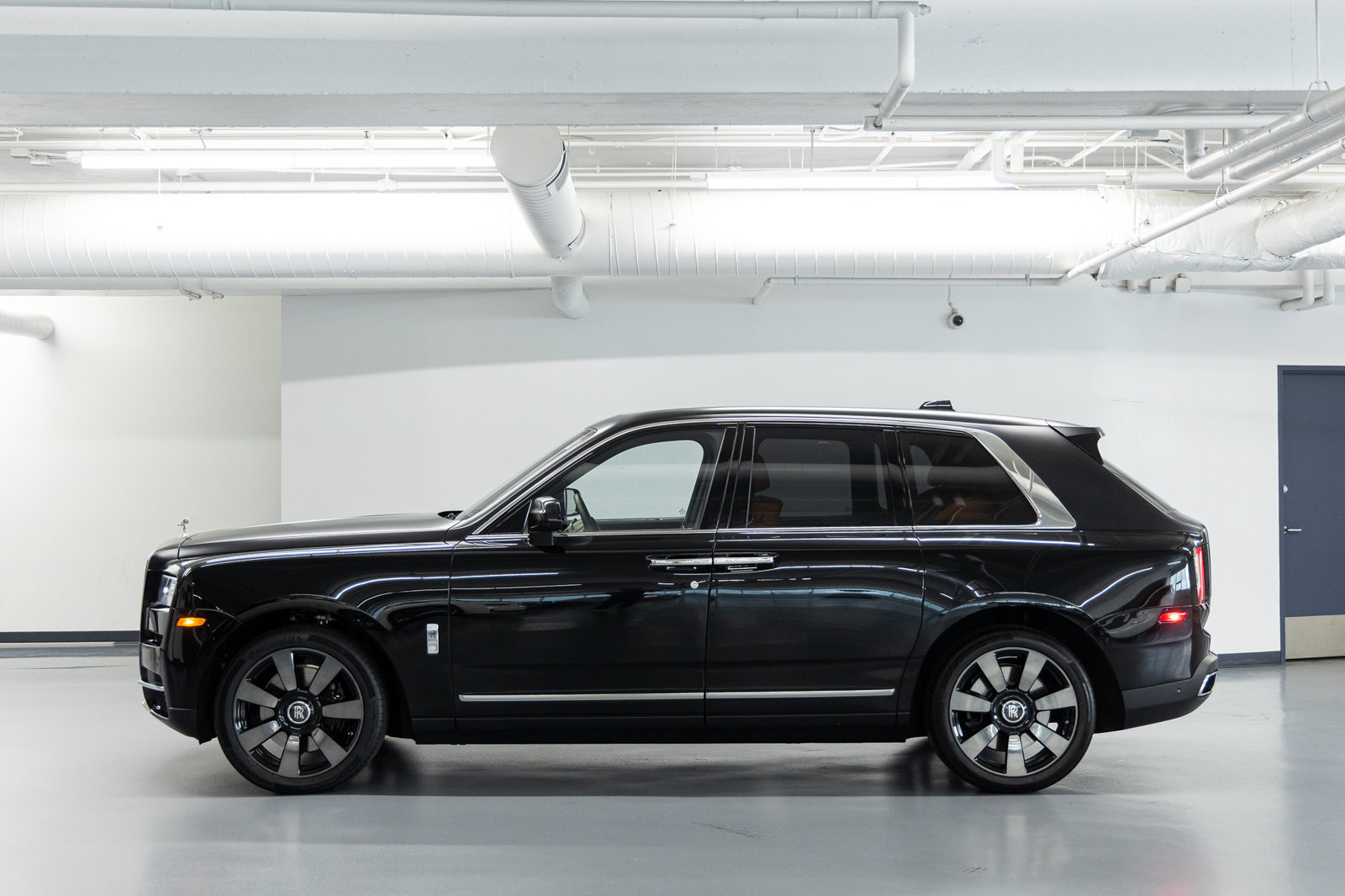 Certified 2024 Rolls-Royce Cullinan AWD/4WD image 5