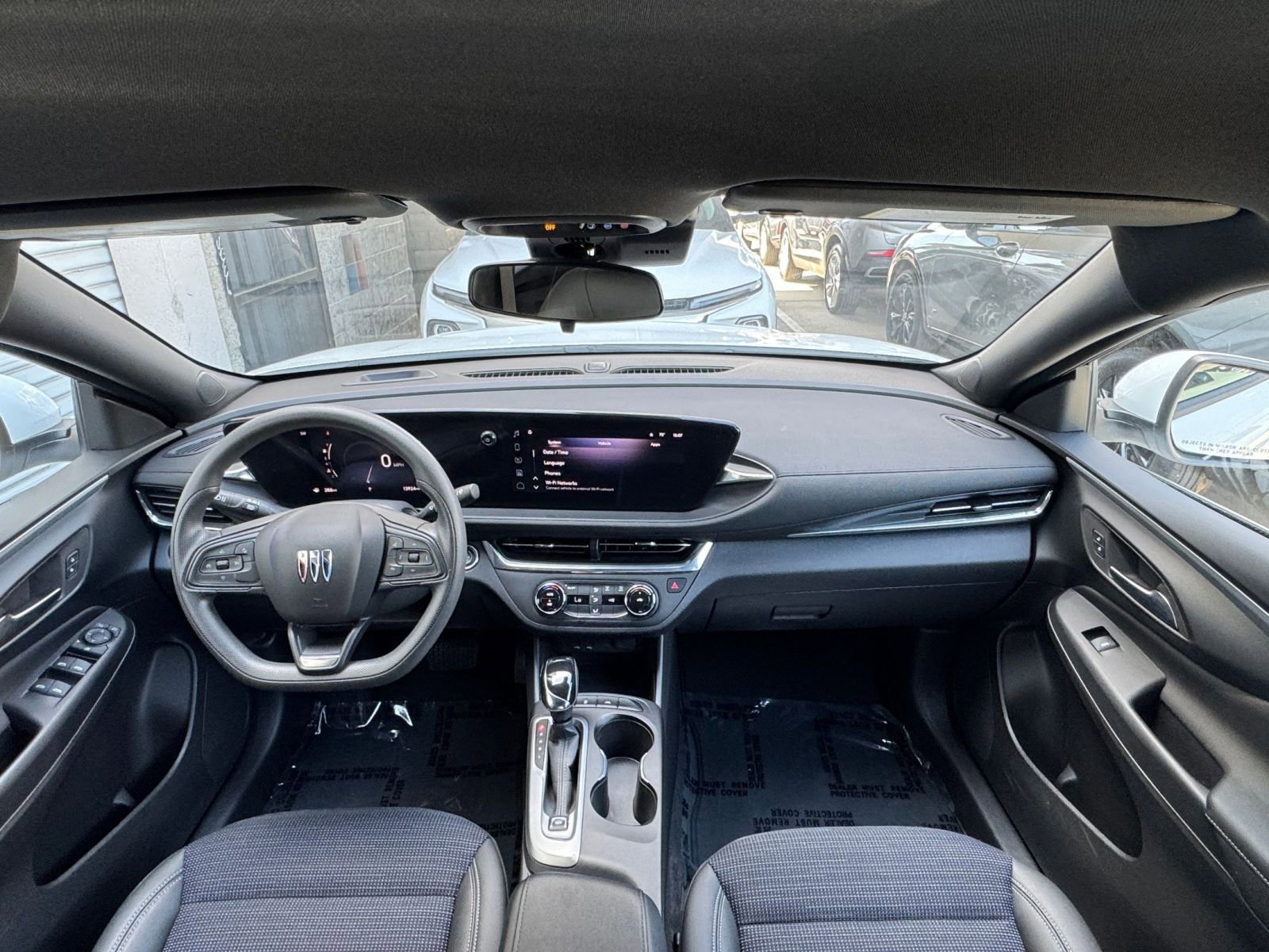 Used 2025 Buick Envista Preferred image 33