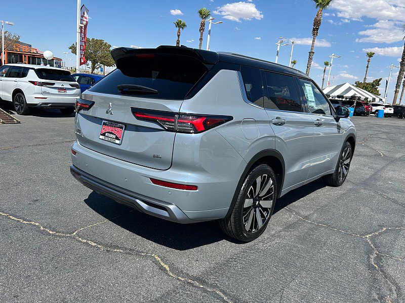 Used 2025 Mitsubishi Outlander SEL FWD image 11