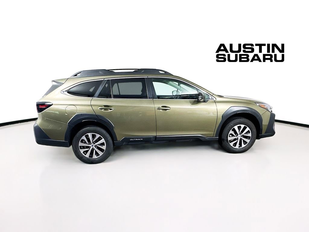 Used 2023 Subaru Outback Premium image 8