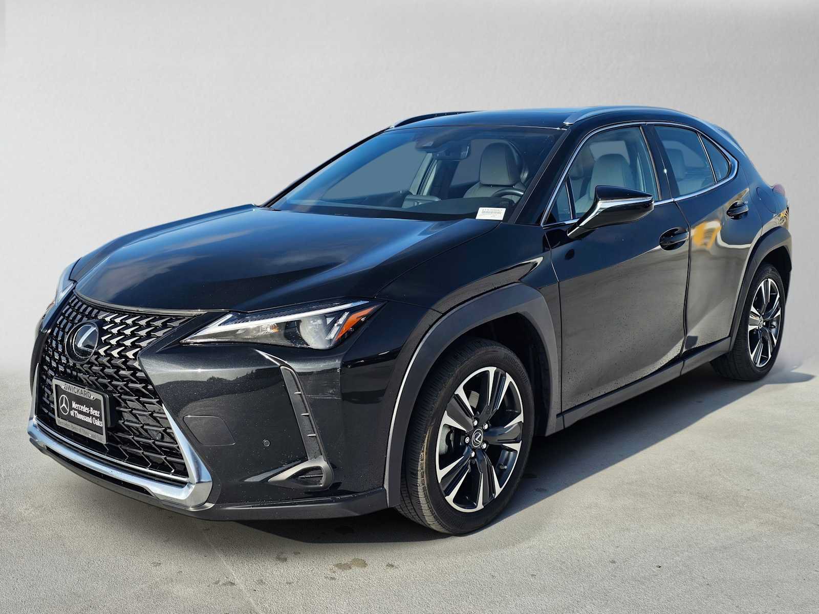Used 2023 Lexus UX 250h FWD w/ Accessory Package (Z2) image 7