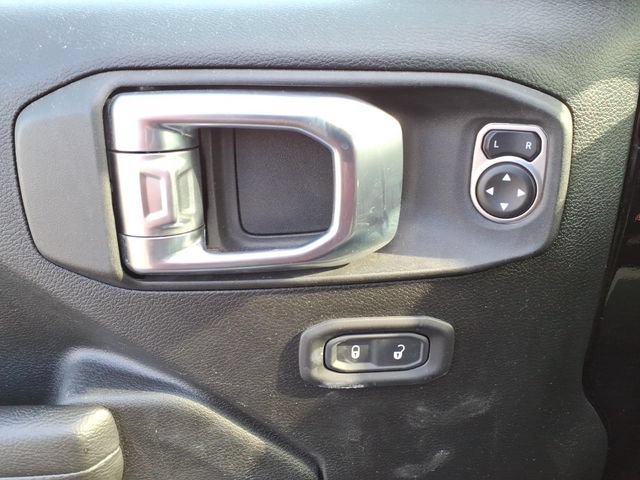 Used 2022 Jeep Wrangler Unlimited Rubicon AWD/4WD image 11