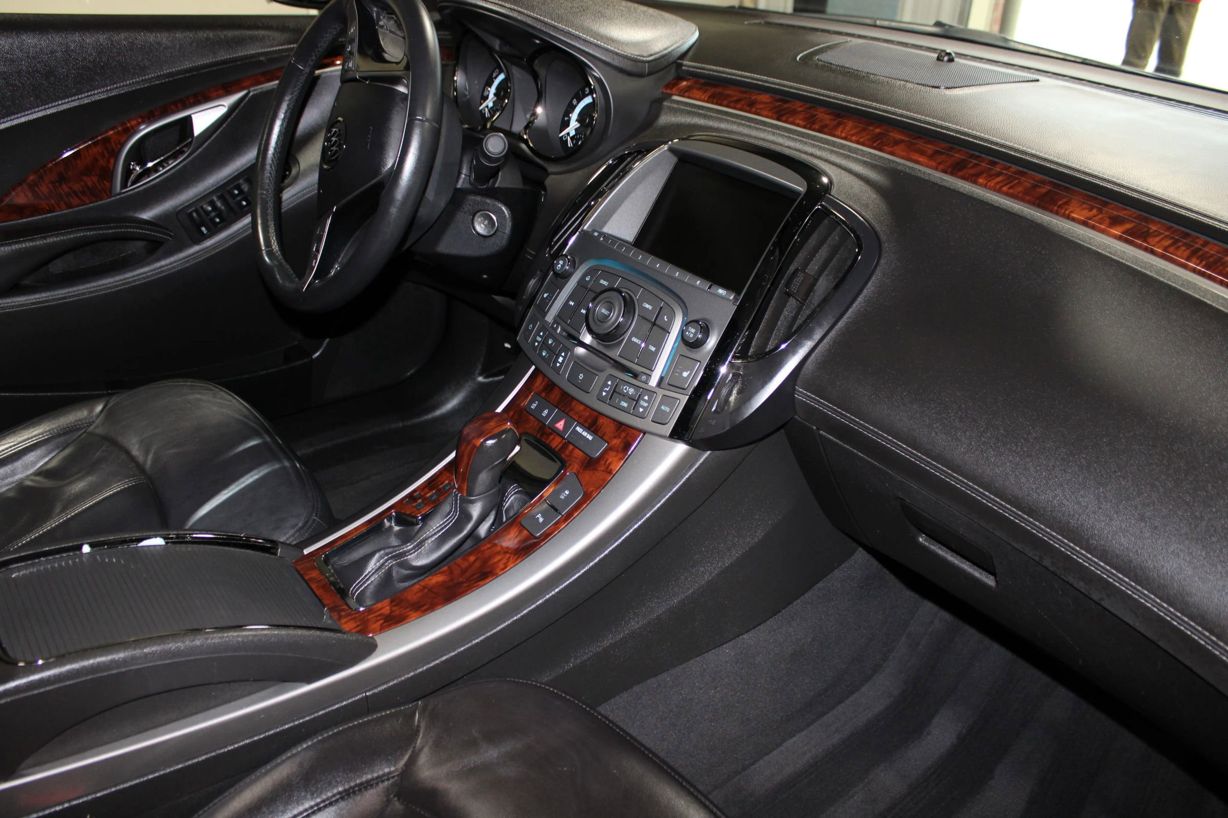 Used 2012 Buick LaCrosse Premium FWD image 30