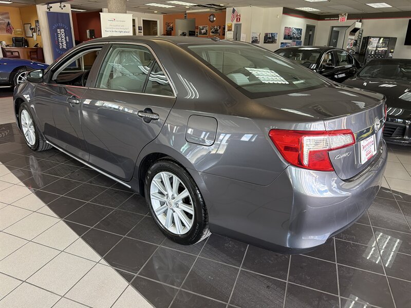 Used 2012 Toyota Camry XLE w/ Convenience Pkg FWD image 8