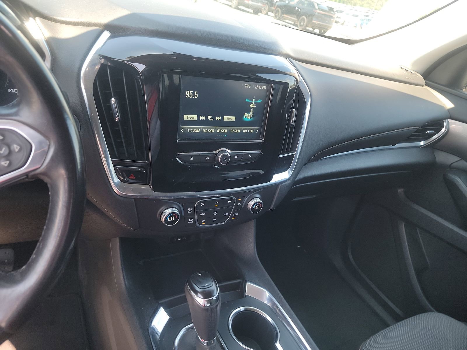 Used 2019 Chevrolet Traverse LT FWD image 18