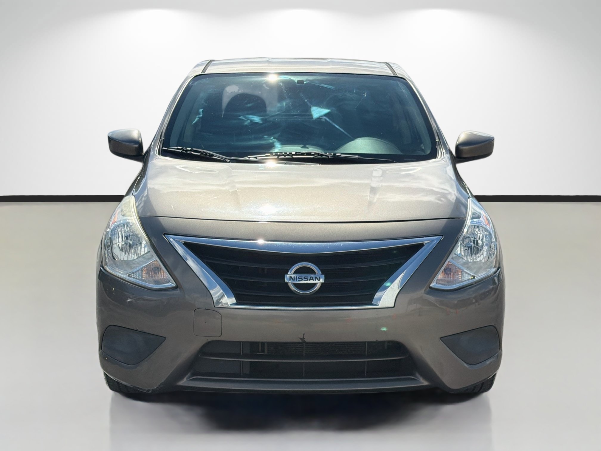 Used 2015 Nissan Versa SV FWD image 8