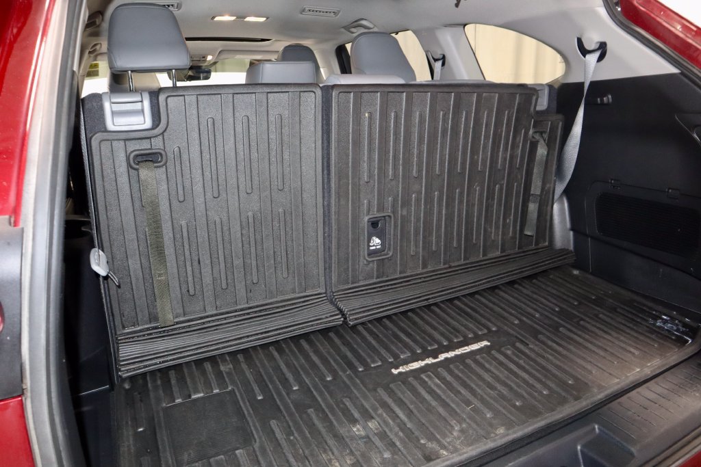 Used 2022 Toyota Highlander XLE AWD/4WD image 15