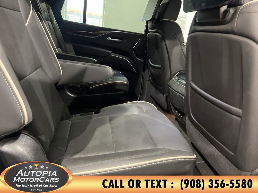 Used 2024 Cadillac Escalade Premium Luxury image 16