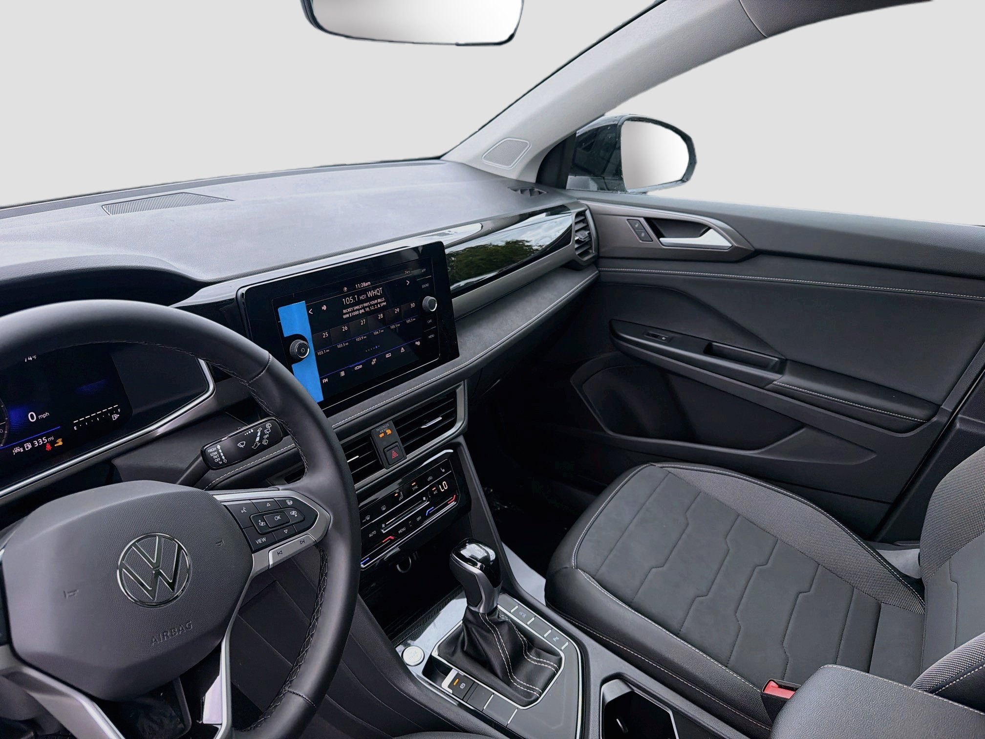 New 2026 Volkswagen Taos SE FWD image 18