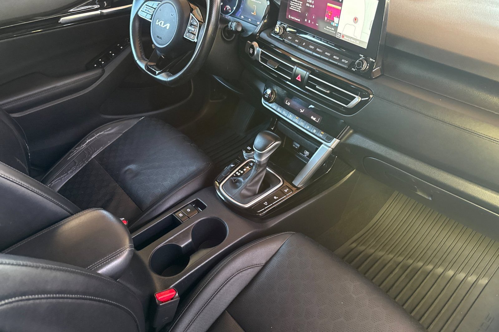 Used 2022 Kia Seltos SX w/ Sunroof Package AWD/4WD image 21