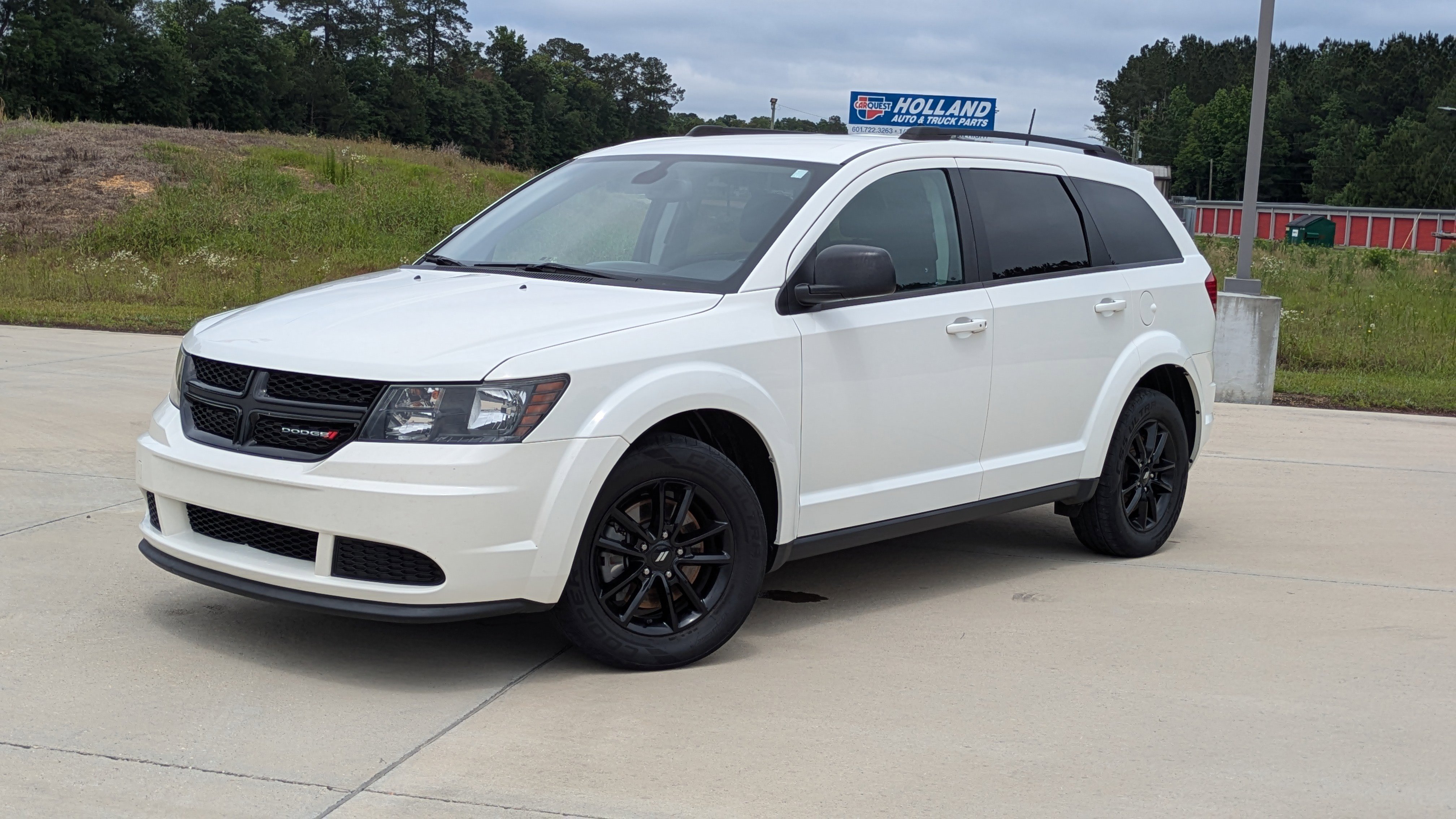 Used 2020 Dodge Journey SE w/ SE Popular Equipment Group FWD image 4