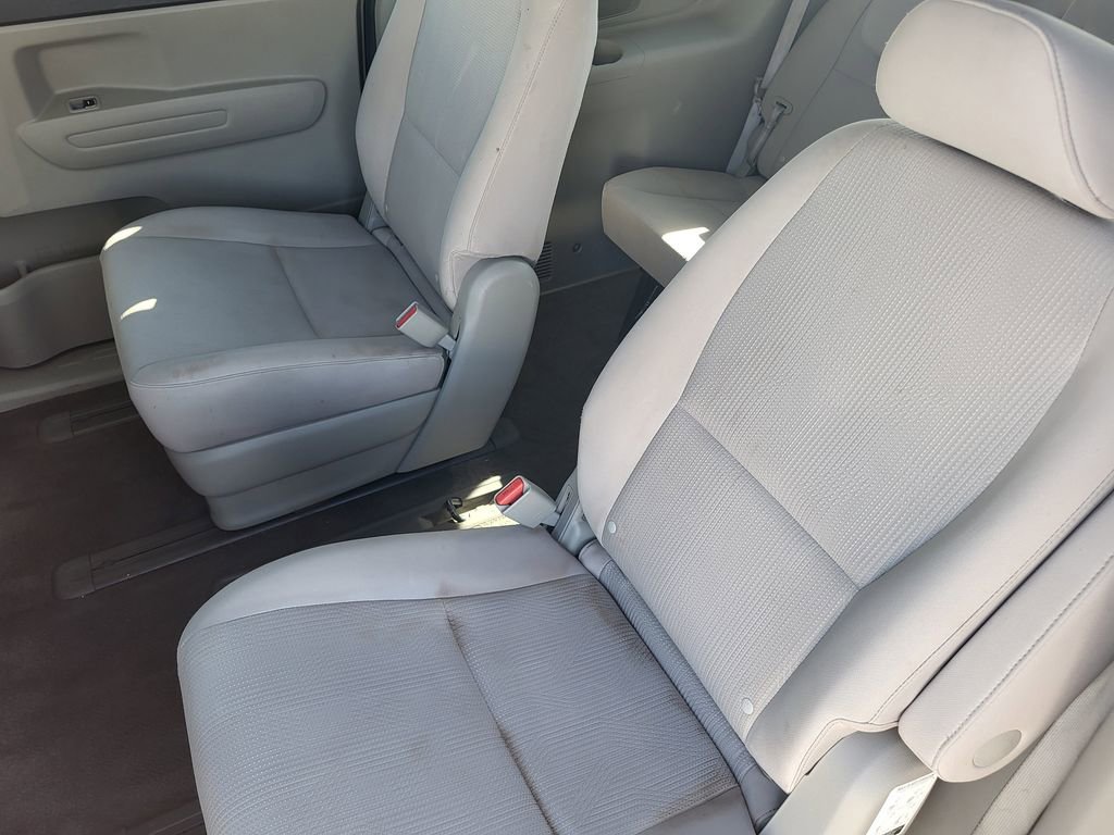 Used 2021 Kia Sedona LX image 27