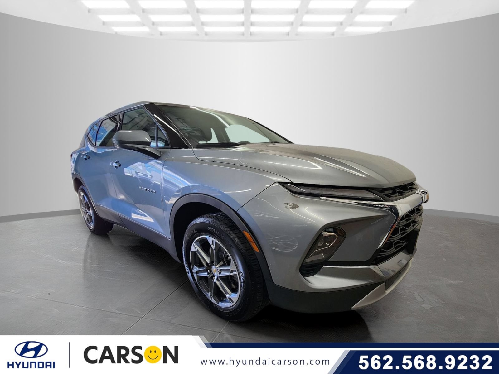 Used 2025 Chevrolet Blazer LT FWD image 1