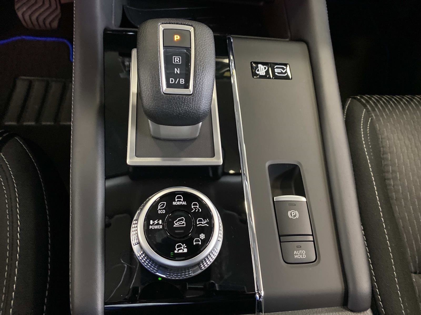 New 2025 Mitsubishi Outlander ES image 10