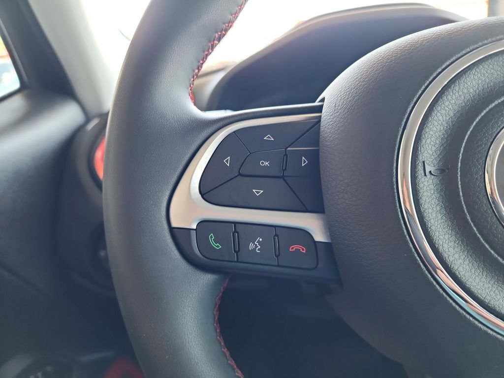 Used 2023 Jeep Renegade Trailhawk AWD/4WD image 24