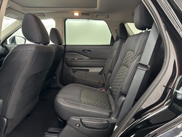 Used 2025 Nissan Pathfinder SV w/ SV Premium Package image 17