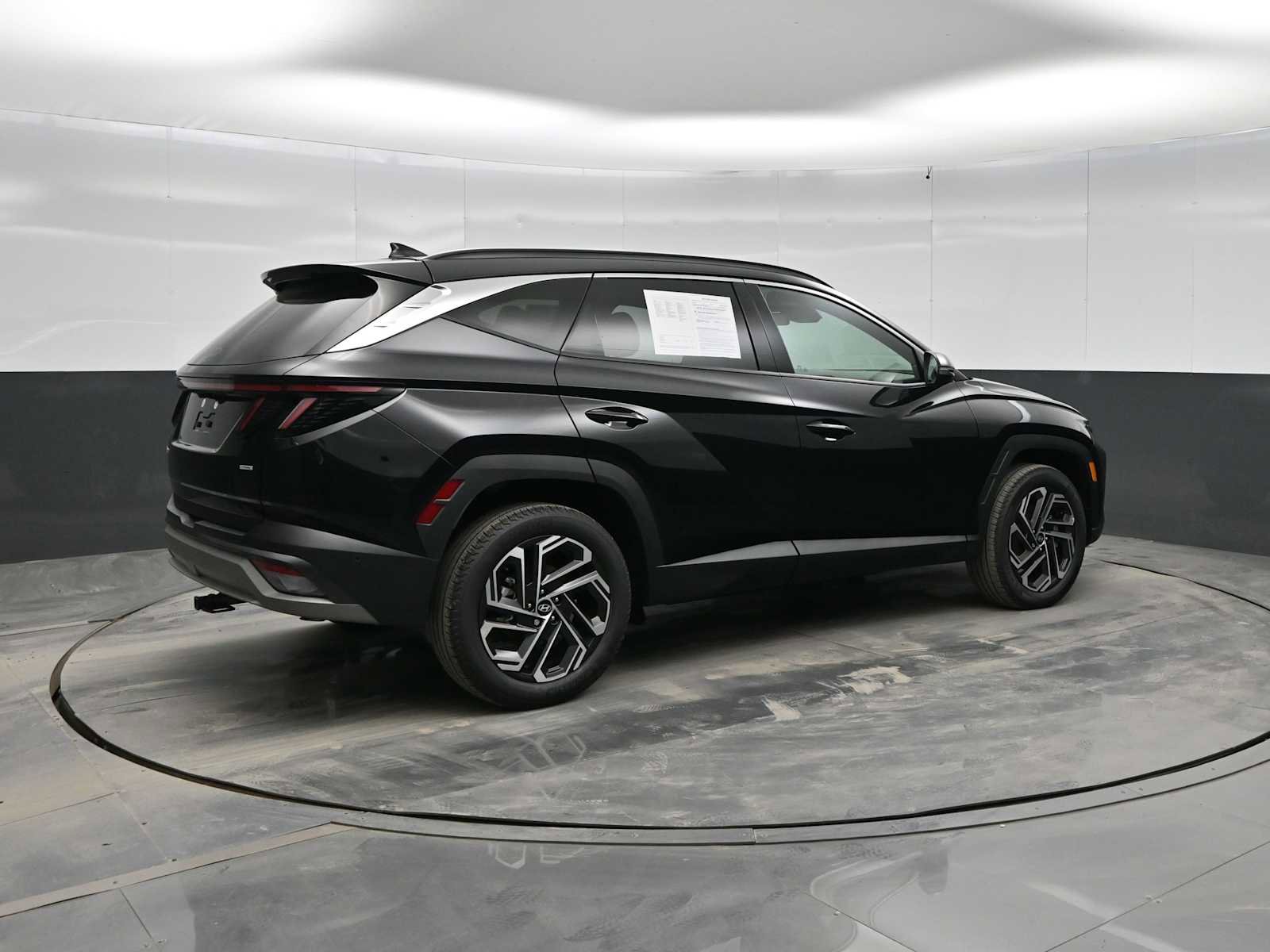 Certified 2025 Hyundai Tucson Limited image 8