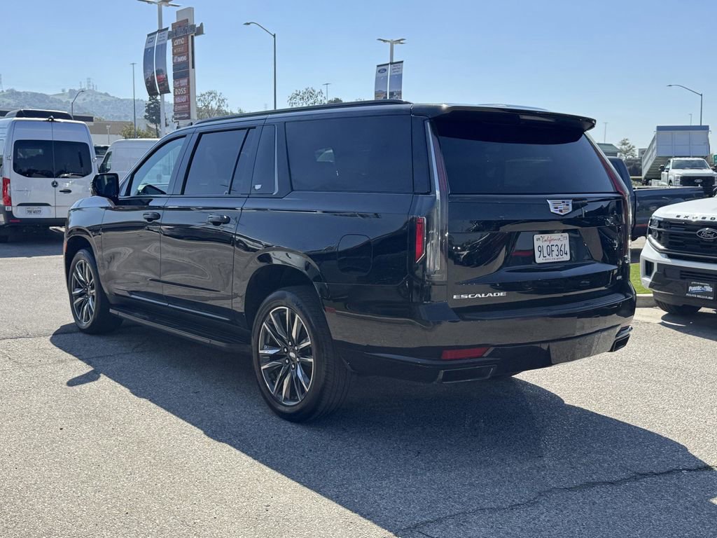 Used 2024 Cadillac Escalade ESV Sport RWD image 4