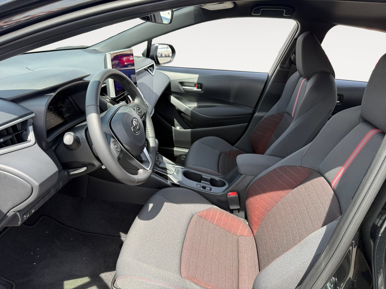 Certified 2026 Toyota Corolla SE w/ SE Package FWD image 9