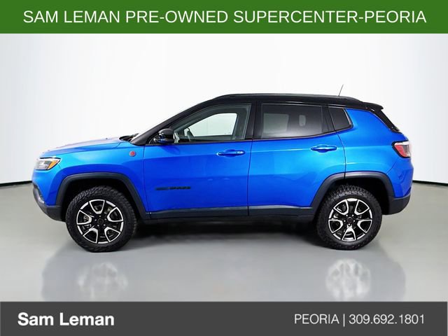 Used 2025 Jeep Compass Trailhawk w/ Trailhawk Convenience Group AWD/4WD image 4