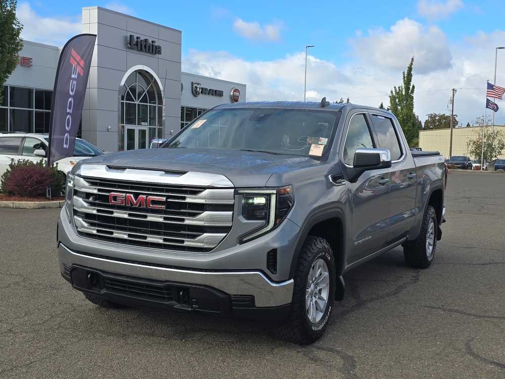 Used 2023 GMC Sierra 1500 SLE w/ Enhanced Capability Package AWD/4WD image 8