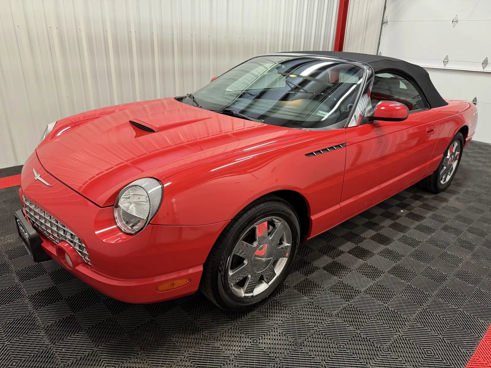 Used 2002 Ford Thunderbird image 5