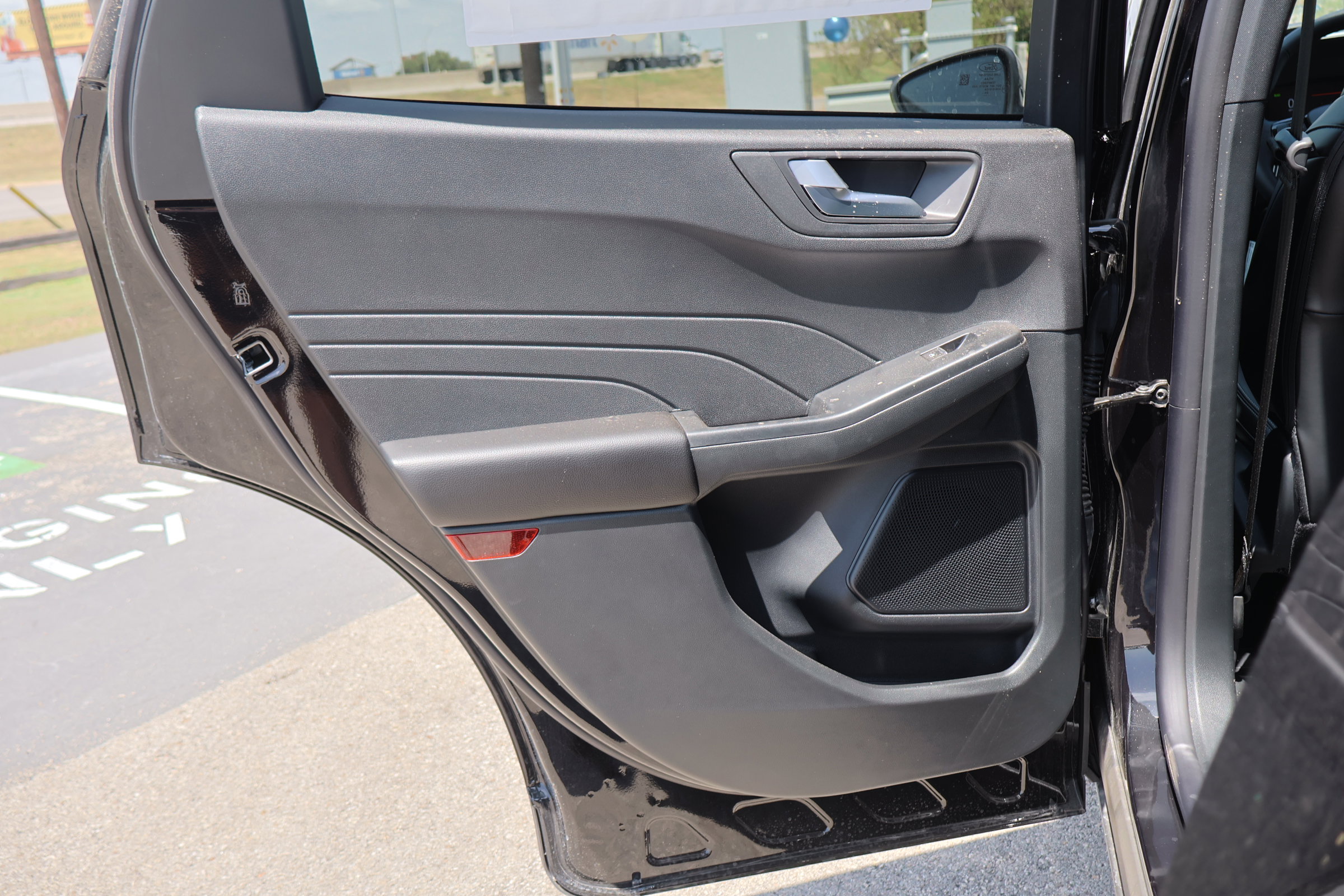 New 2025 Ford Escape SE image 31