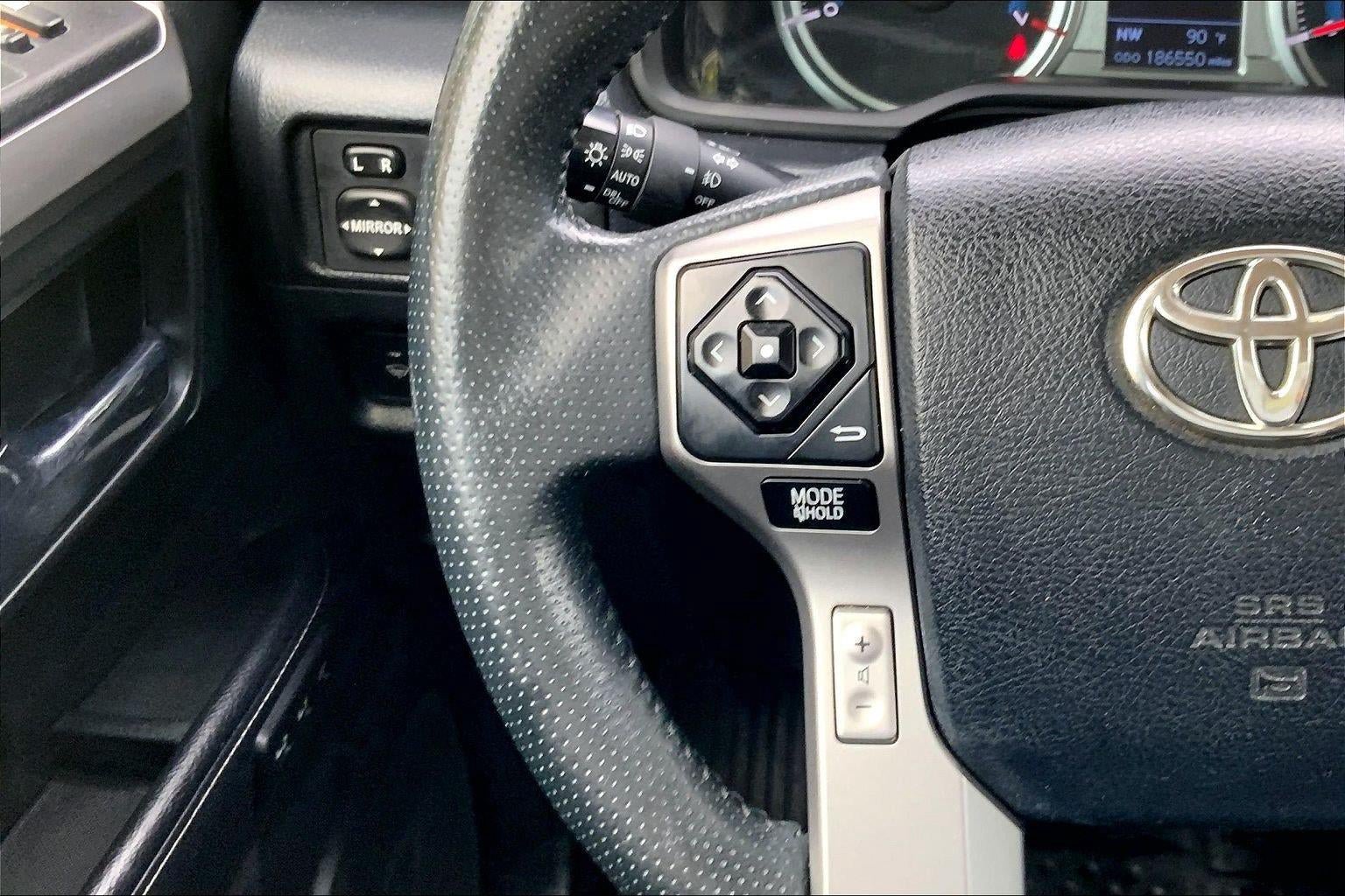 Used 2018 Toyota 4Runner Limited AWD/4WD image 19