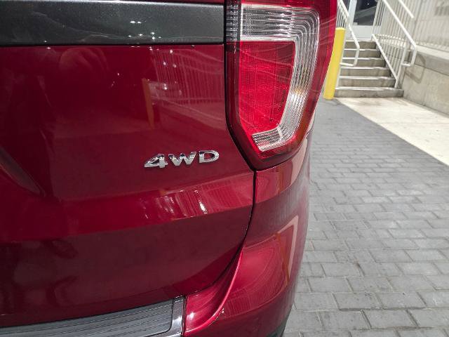 Used 2018 Ford Explorer XLT w/ Equipment Group 202A image 11