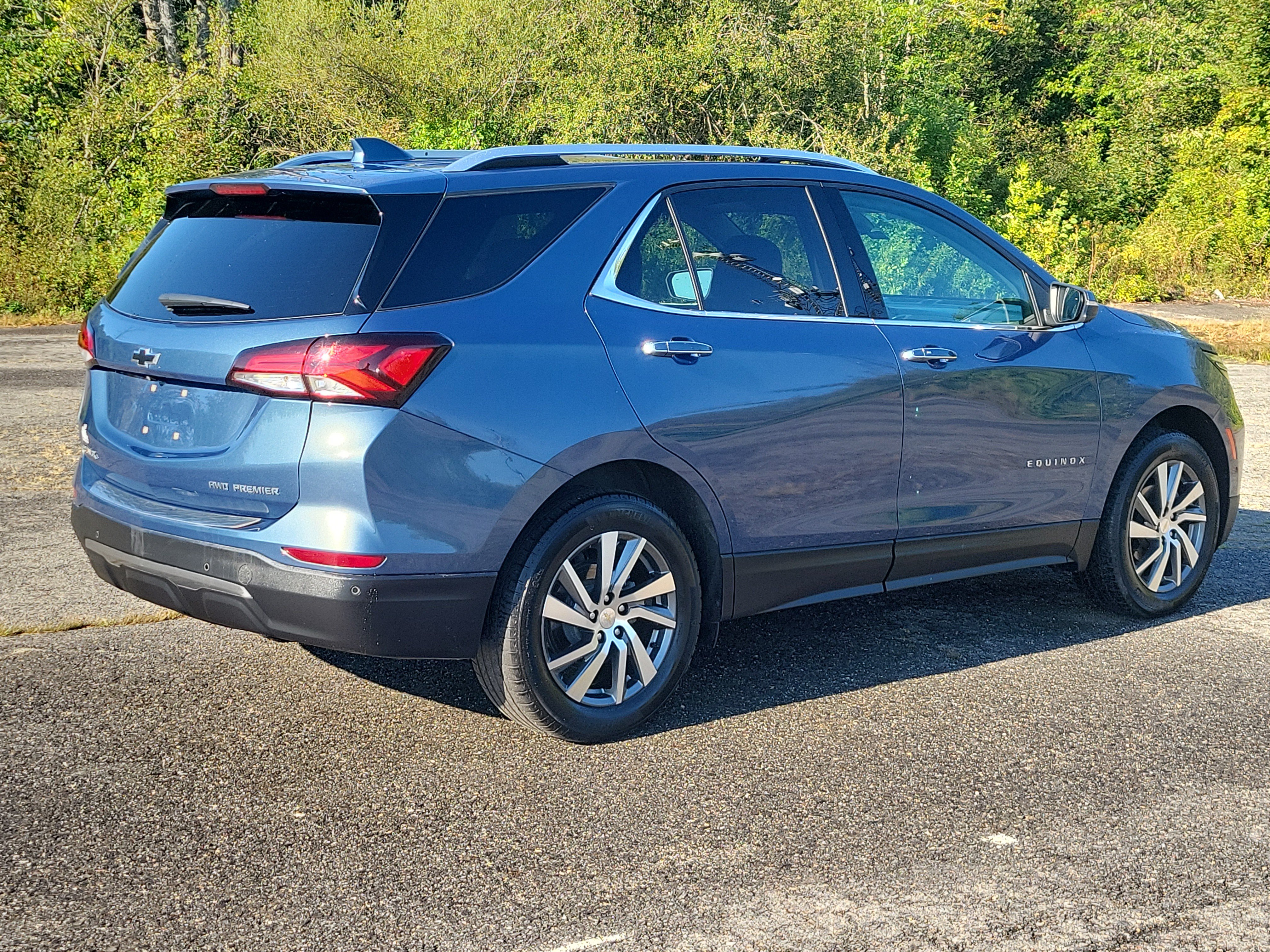 Used 2024 Chevrolet Equinox Premier AWD/4WD image 5