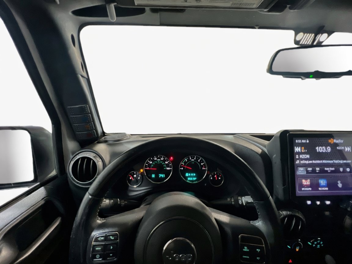 Used 2017 Jeep Wrangler Sport AWD/4WD image 7