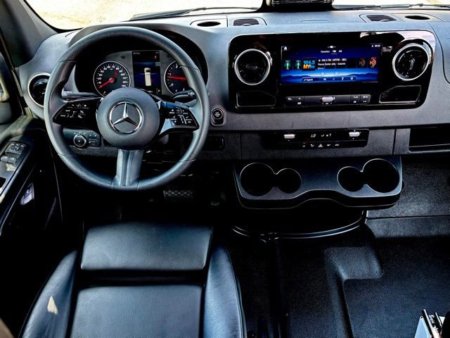 Used 2025 Mercedes-Benz Sprinter 3500 image 27