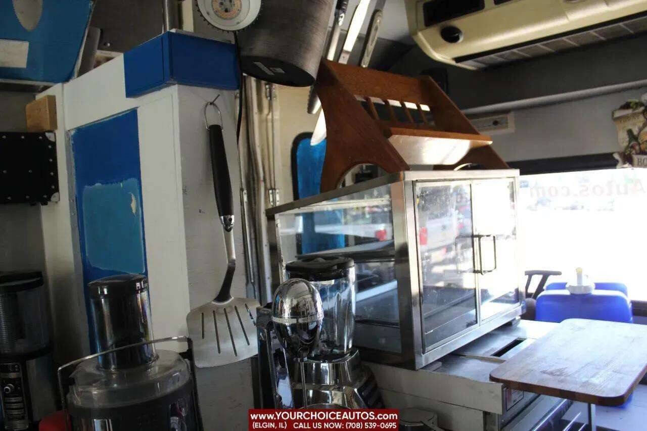 Used 2006 Ford E-450 and Econoline 450 image 12