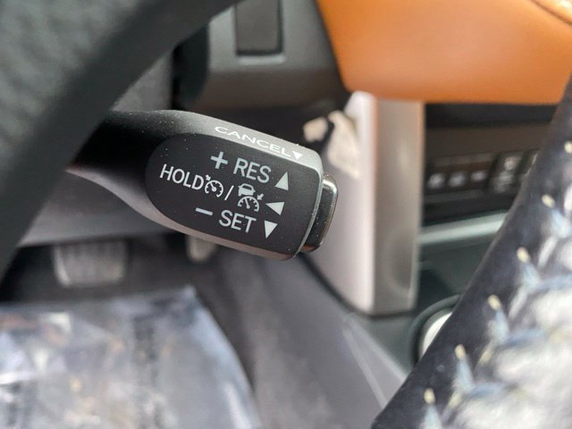 Used 2017 Toyota RAV4 Limited w/ Advanced Technology Package AWD/4WD image 23
