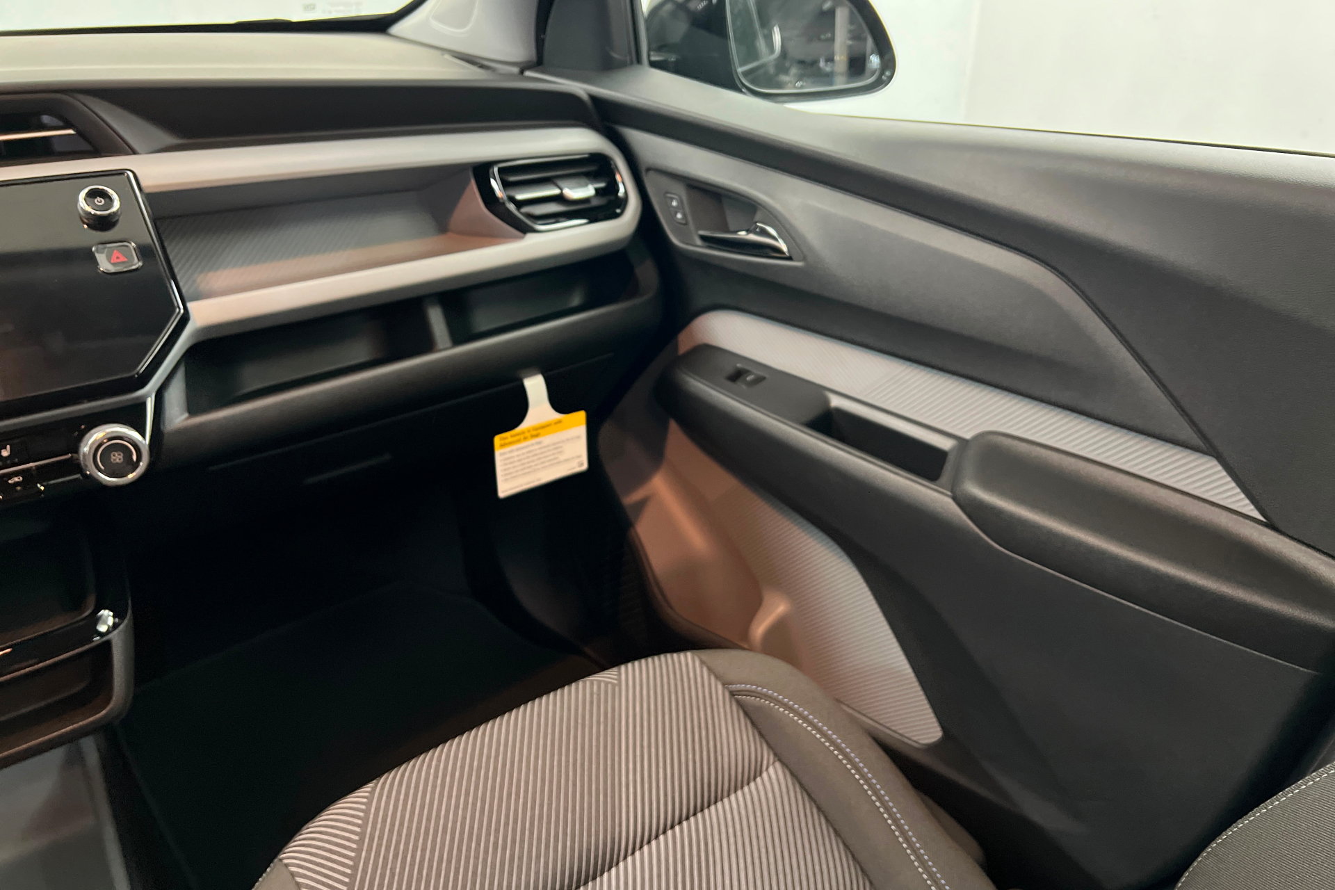 New 2027 Chevrolet Bolt LT w/ Comfort Package FWD image 11