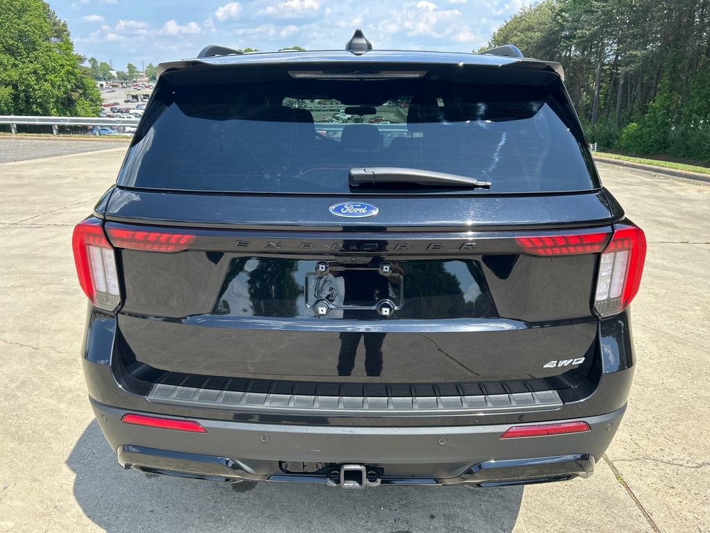 Used 2025 Ford Explorer ST-Line w/ ST-Line Street Pack AWD/4WD image 5