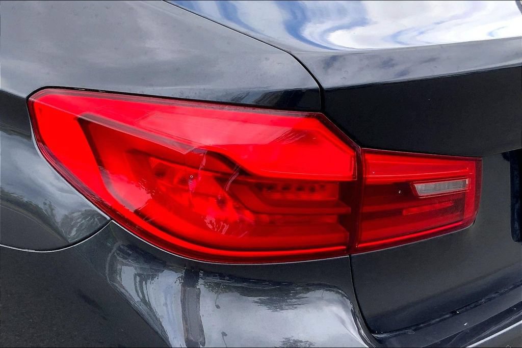 Used 2018 BMW 530e RWD image 24