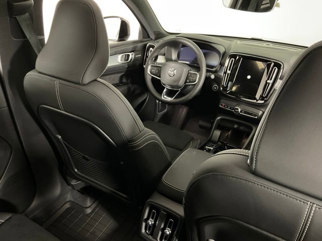 New 2026 Volvo XC40 B5 Ultra w/ Protection Package Premier image 31
